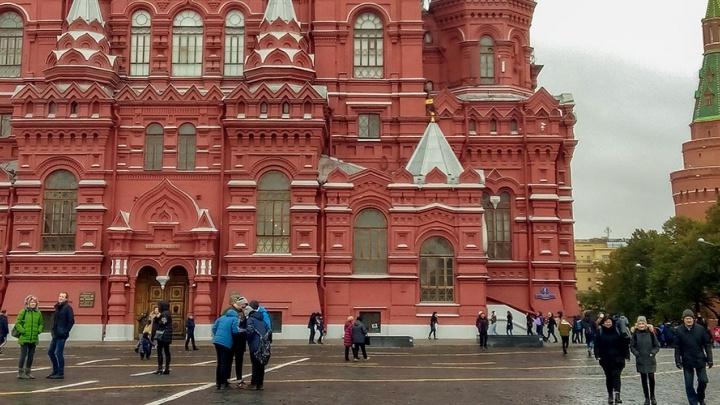 红场，俄罗斯莫斯科的一个城市广场，靠近克里姆林宫.